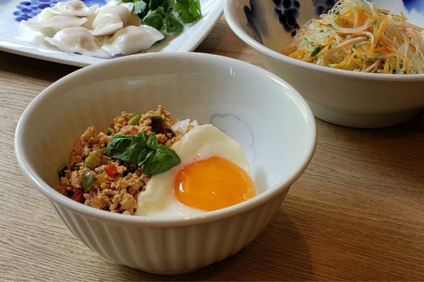 盛り付けやアレンジ次第で「おしゃれ丼」に♪ | 特集 | 有田焼 深川製 